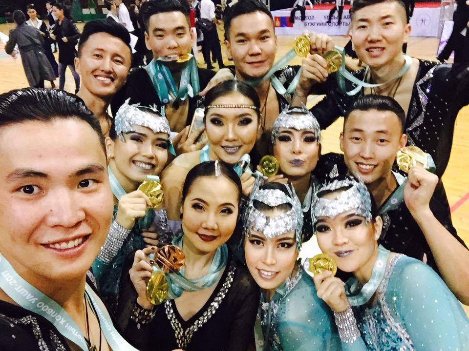 “Moon dance” хамтлаг ДАШТ-д өрсөлдөнө